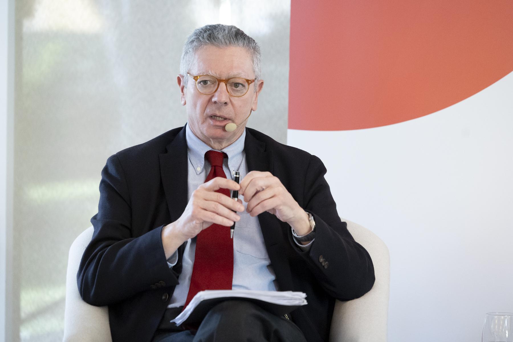 “El papel de Canarias en un escenario donde Europa pueda mirar de tú a tú a EEUU y a China es determinante”, según Ruiz-Gallardón