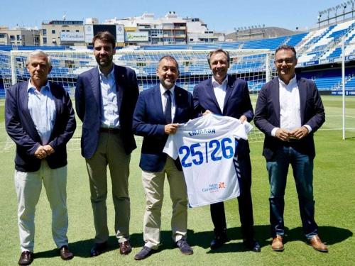 Emmasa y CD Tenerife refuerzan su colaboración sobre el uso responsable del agua