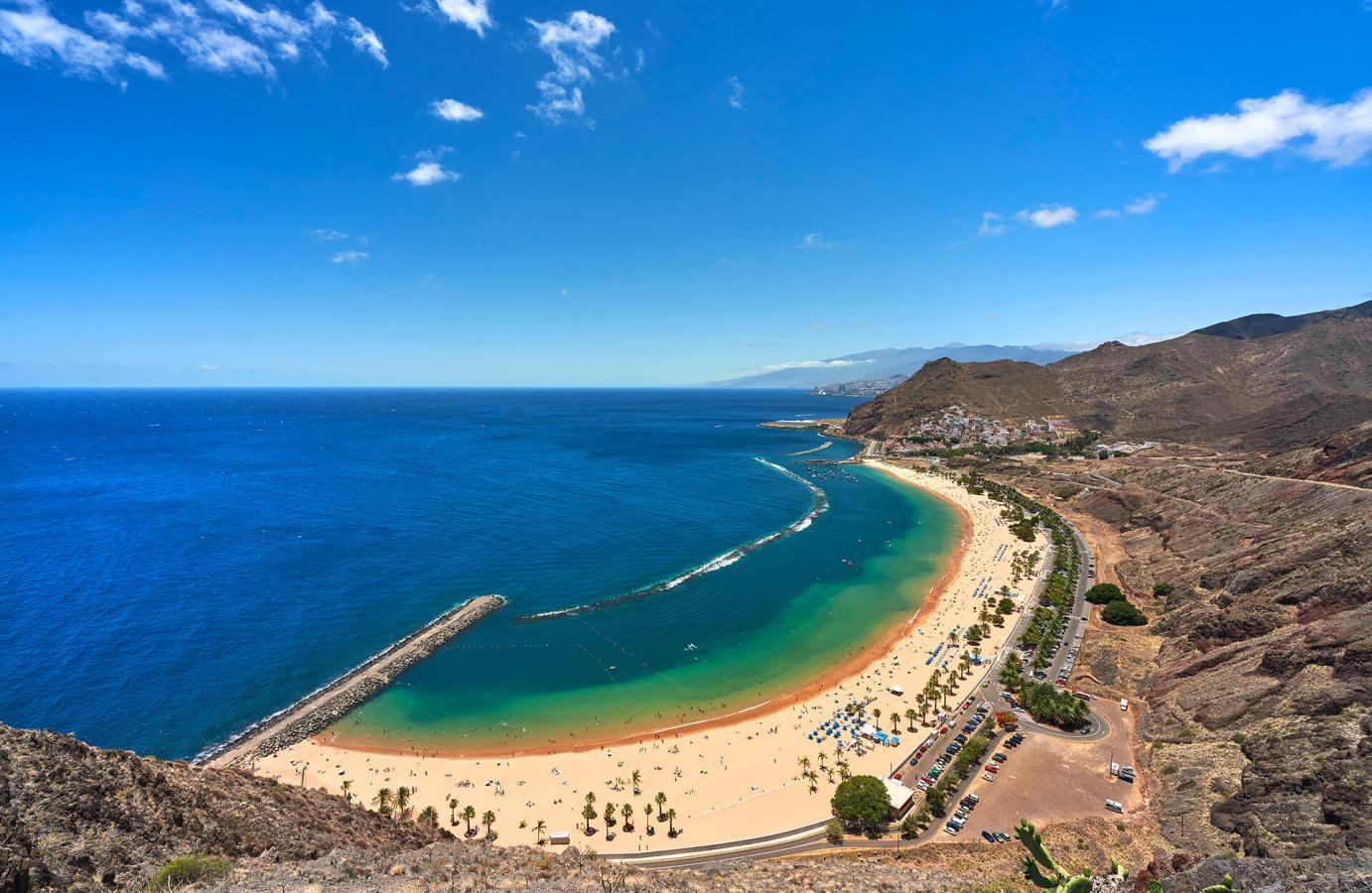 Playa de las Teresitas: una de las playas más visitadas de Canarias y un referente al turismo